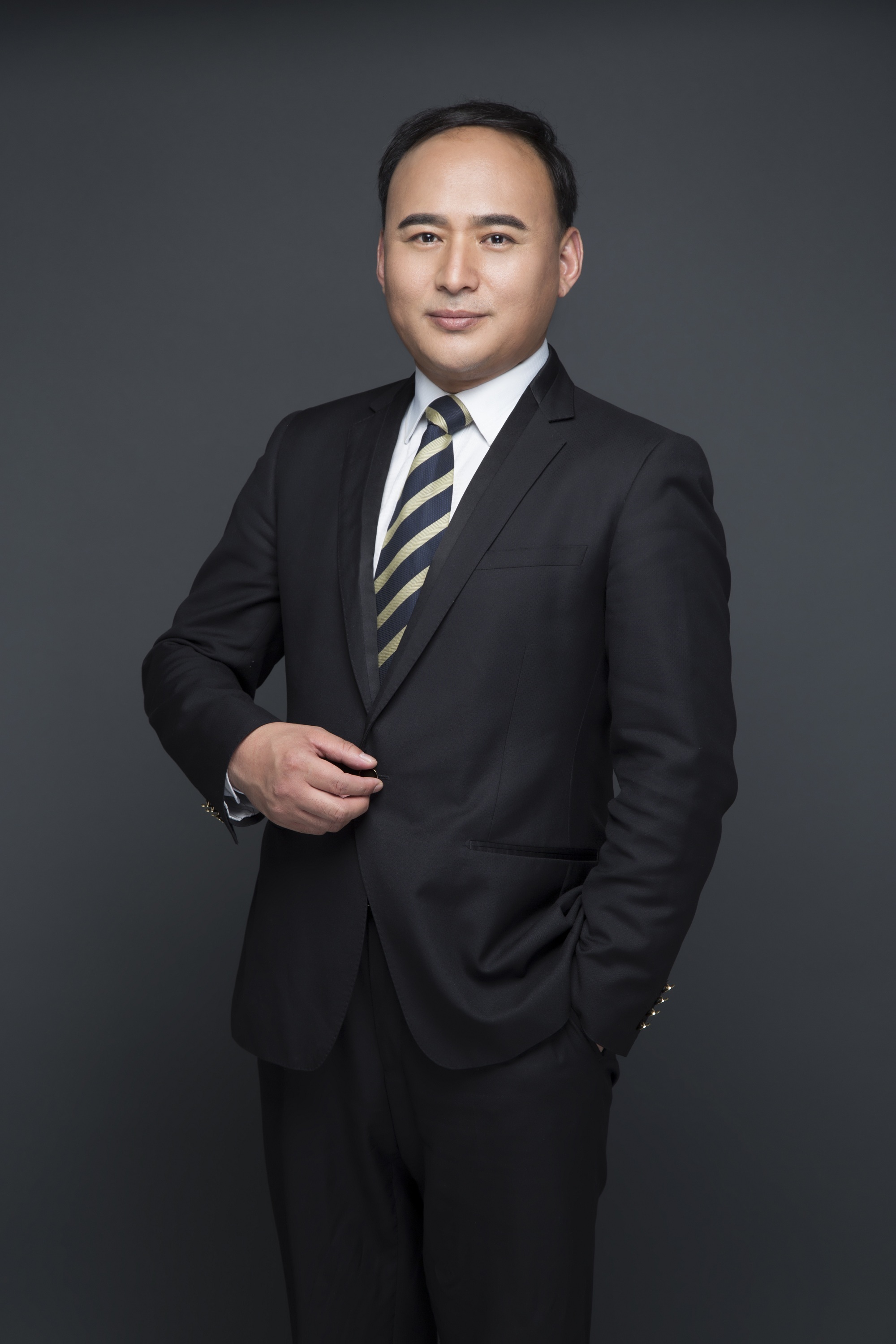 韩发英 视觉与舞美负责人